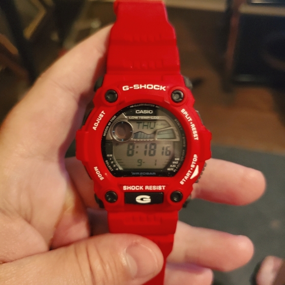 Red Casio G-Shock Watch - Picture 1 of 5